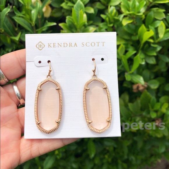 Kendra Scott Elle Earrings in Clear Peach - Picture 2 of 7